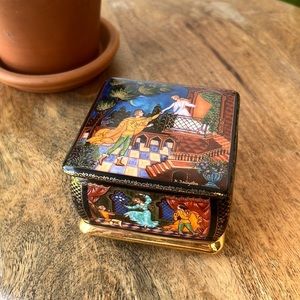 Ardleigh Elliot & Sons Romeo & Juliet Music Box Russian painted